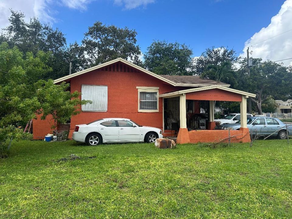 待售: $435,000 (4 贝兹, 2 浴室, 1367 平方英尺)