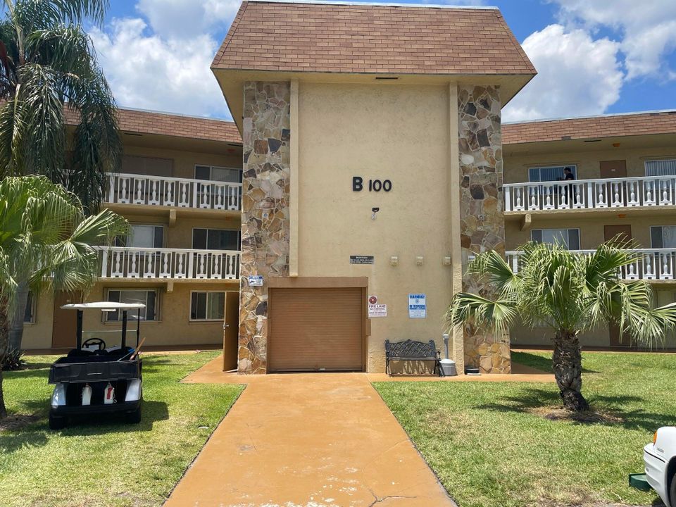 For Rent: $1,350 (1 beds, 1 baths, 650 Square Feet)