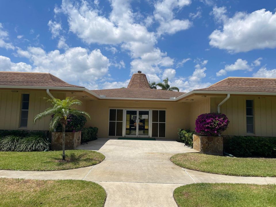 For Rent: $1,350 (1 beds, 1 baths, 650 Square Feet)