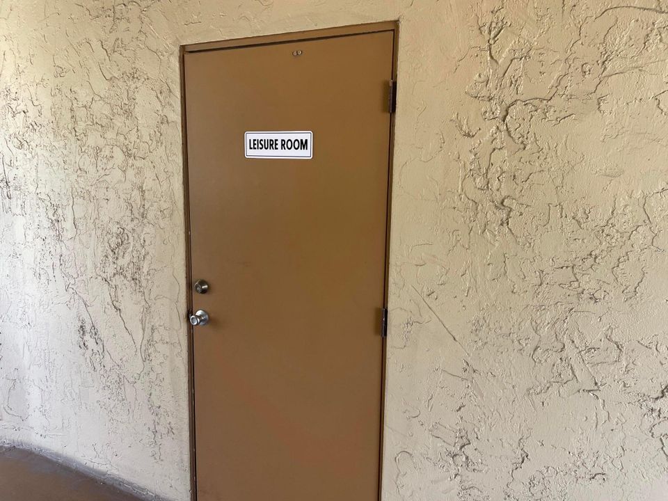 For Rent: $1,350 (1 beds, 1 baths, 650 Square Feet)