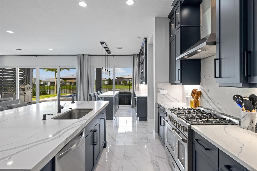 Active With Contract: $1,249,990 (6 beds, 4 baths, 4187 Square Feet)