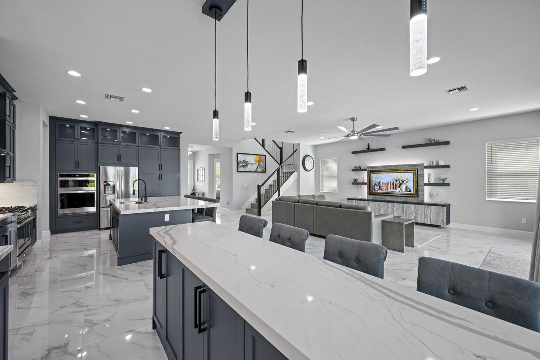 Active With Contract: $1,249,990 (6 beds, 4 baths, 4187 Square Feet)