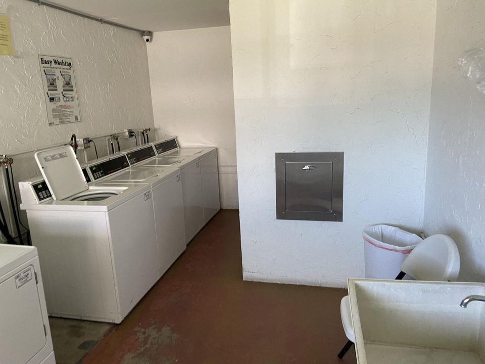 For Rent: $1,350 (1 beds, 1 baths, 650 Square Feet)