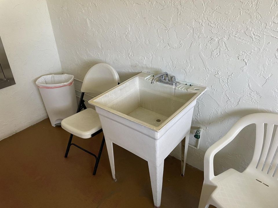 For Rent: $1,350 (1 beds, 1 baths, 650 Square Feet)