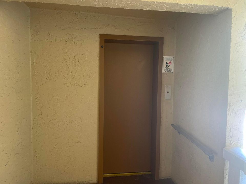 For Rent: $1,350 (1 beds, 1 baths, 650 Square Feet)