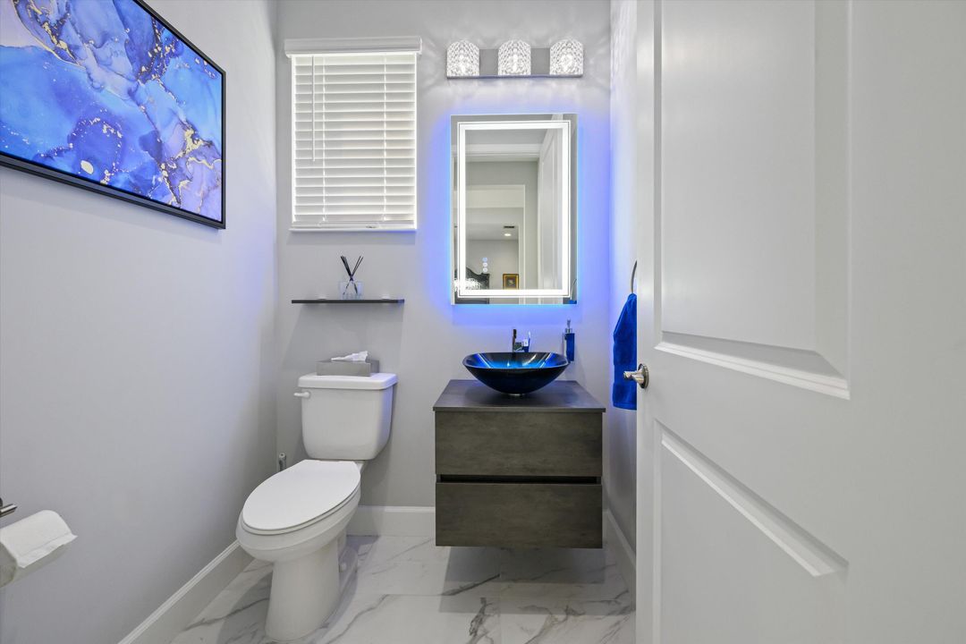 Active With Contract: $1,249,990 (6 beds, 4 baths, 4187 Square Feet)