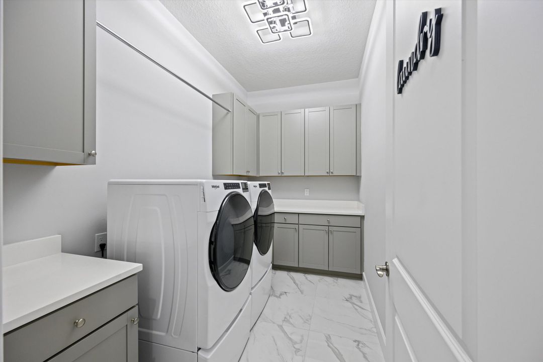 Active With Contract: $1,249,990 (6 beds, 4 baths, 4187 Square Feet)