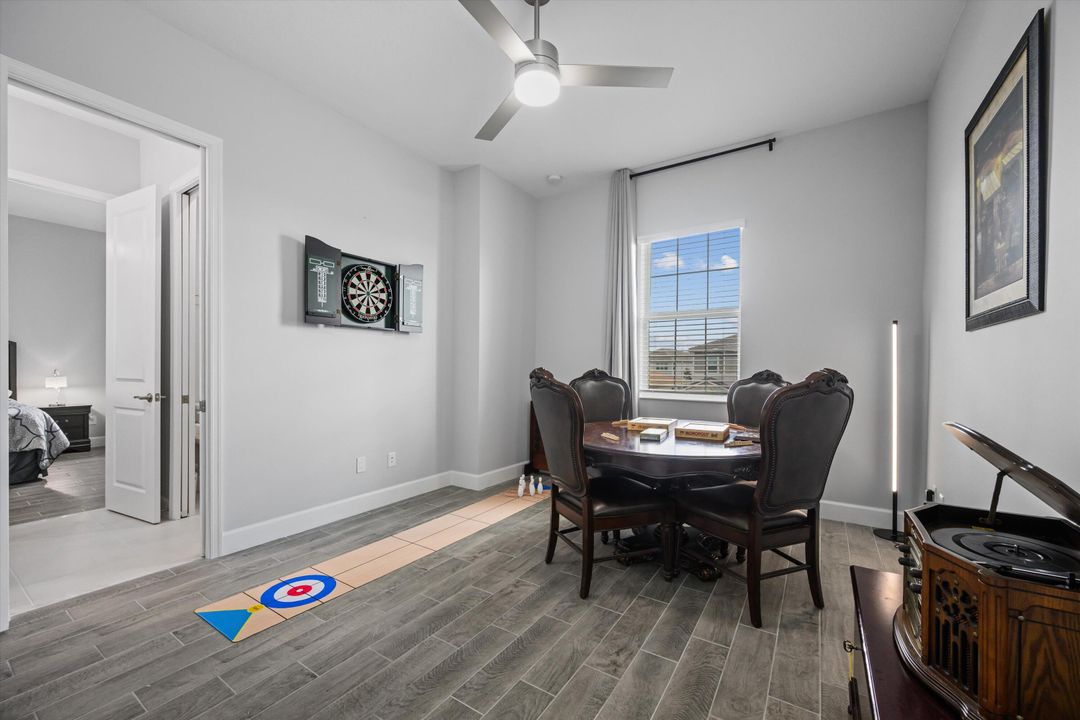 Active With Contract: $1,249,990 (6 beds, 4 baths, 4187 Square Feet)