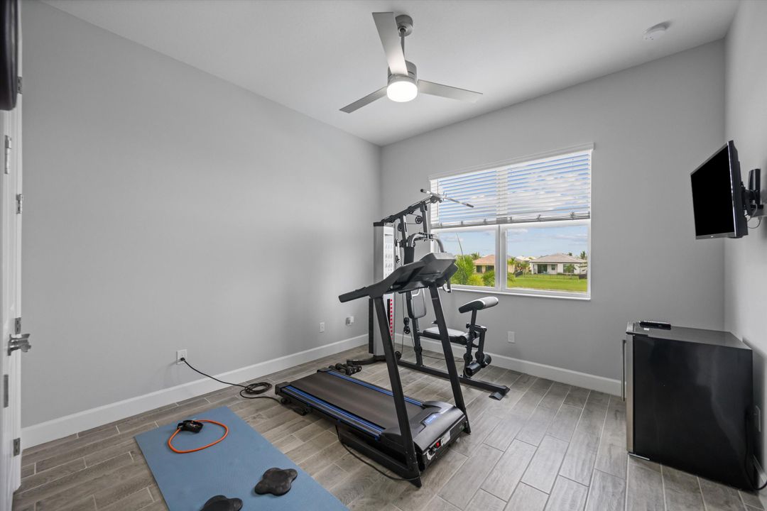 Active With Contract: $1,249,990 (6 beds, 4 baths, 4187 Square Feet)