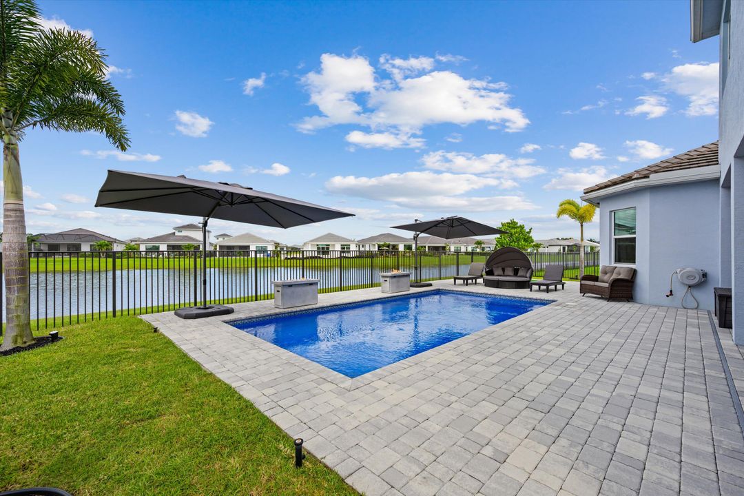 Active With Contract: $1,249,990 (6 beds, 4 baths, 4187 Square Feet)