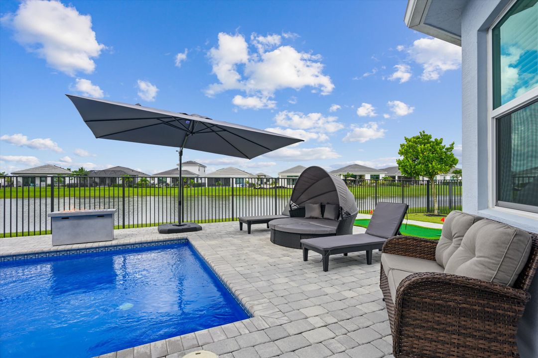 Active With Contract: $1,249,990 (6 beds, 4 baths, 4187 Square Feet)