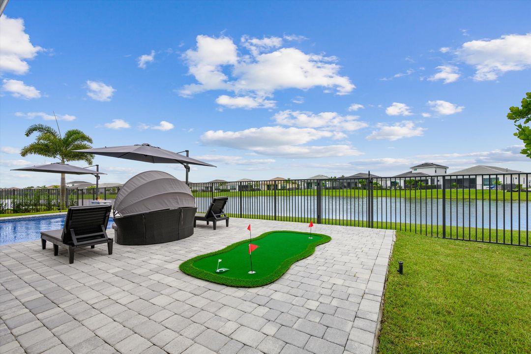 Active With Contract: $1,249,990 (6 beds, 4 baths, 4187 Square Feet)