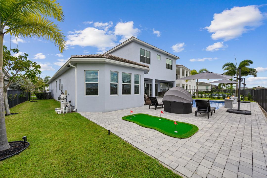 Active With Contract: $1,249,990 (6 beds, 4 baths, 4187 Square Feet)