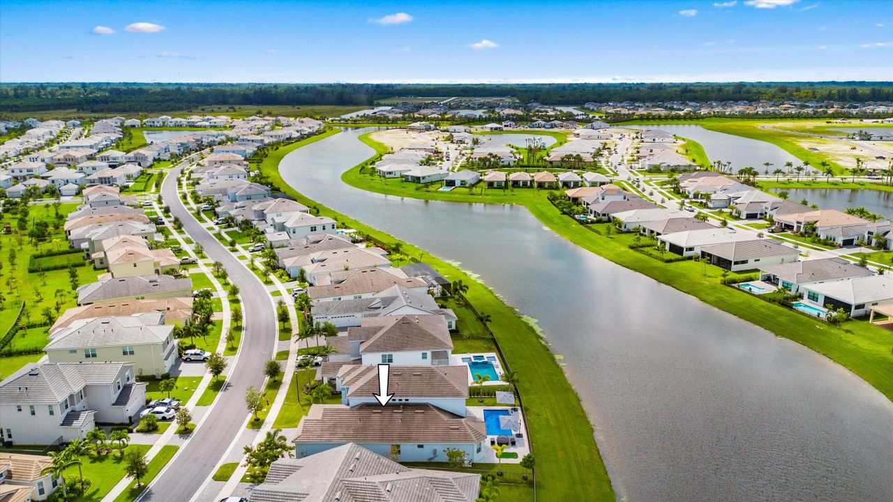 Active With Contract: $1,249,990 (6 beds, 4 baths, 4187 Square Feet)