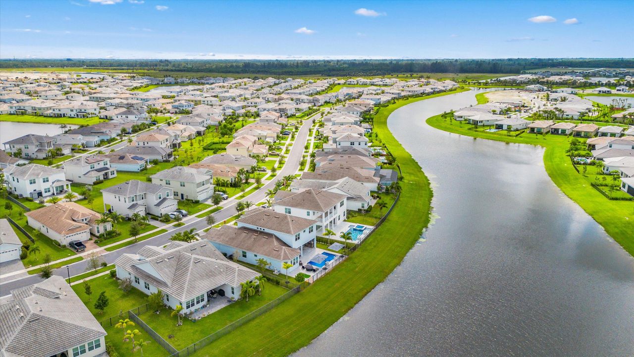 Active With Contract: $1,249,990 (6 beds, 4 baths, 4187 Square Feet)