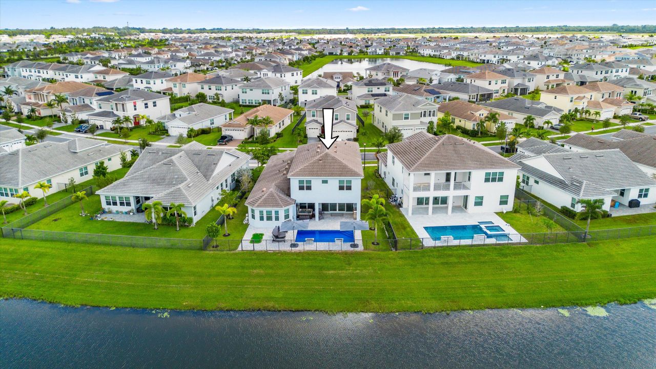 Active With Contract: $1,249,990 (6 beds, 4 baths, 4187 Square Feet)