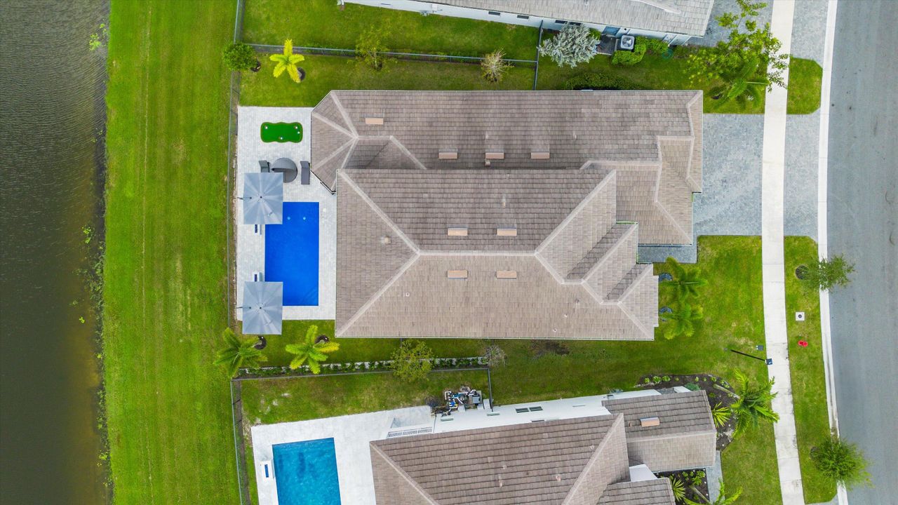 Active With Contract: $1,249,990 (6 beds, 4 baths, 4187 Square Feet)