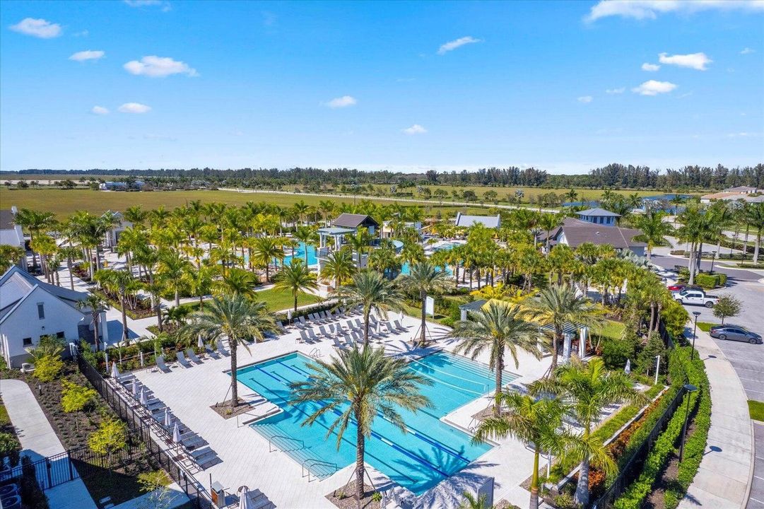 Active With Contract: $1,249,990 (6 beds, 4 baths, 4187 Square Feet)