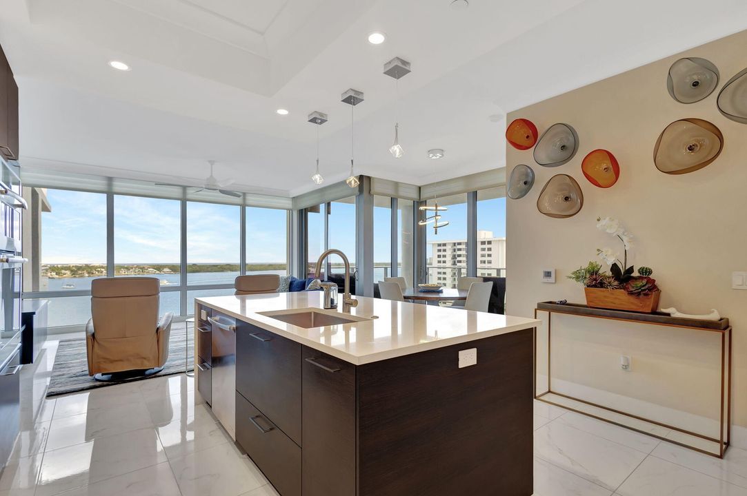 待售: $1,750,000 (2 贝兹, 2 浴室, 1578 平方英尺)