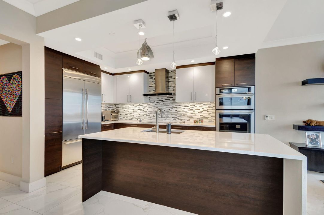 待售: $1,750,000 (2 贝兹, 2 浴室, 1578 平方英尺)