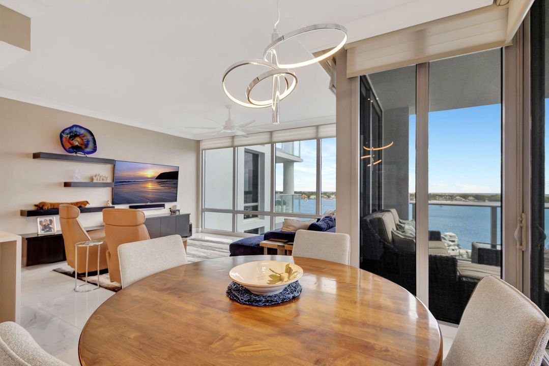 待售: $1,750,000 (2 贝兹, 2 浴室, 1578 平方英尺)