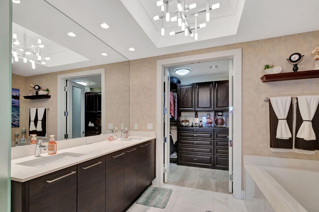 待售: $1,750,000 (2 贝兹, 2 浴室, 1578 平方英尺)