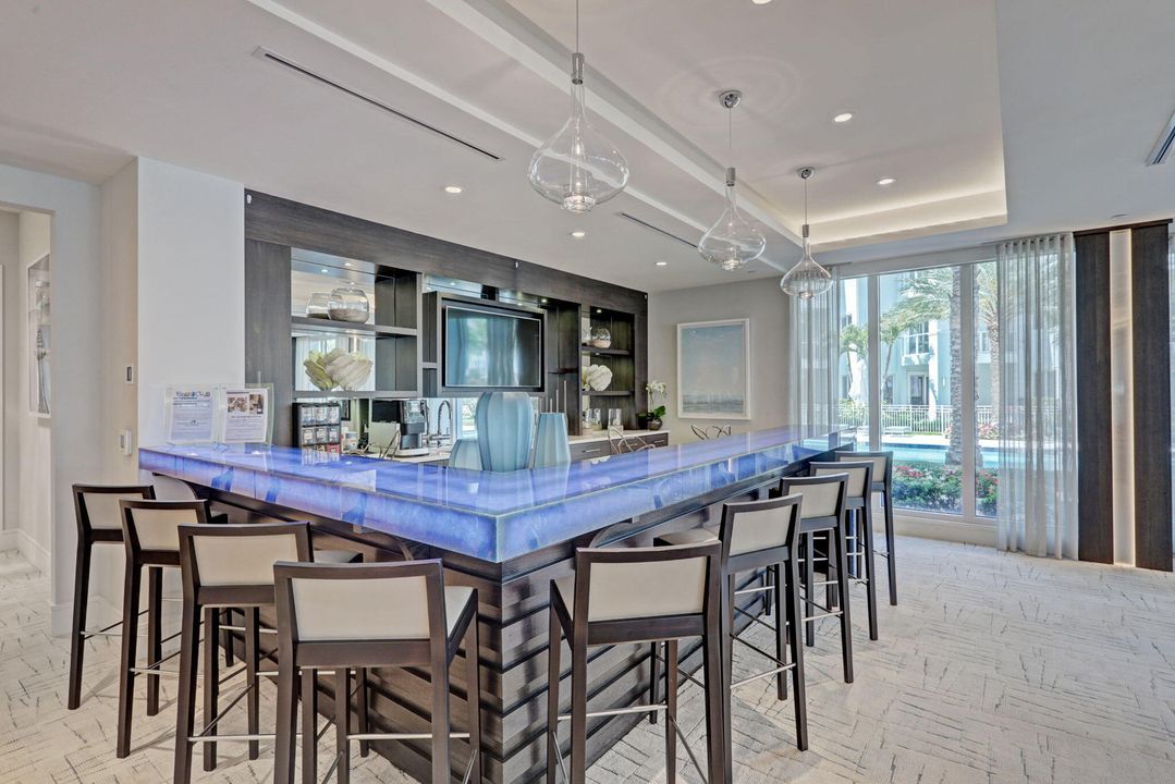 待售: $1,750,000 (2 贝兹, 2 浴室, 1578 平方英尺)