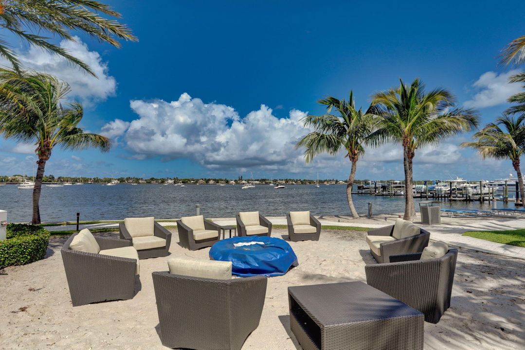 待售: $1,750,000 (2 贝兹, 2 浴室, 1578 平方英尺)