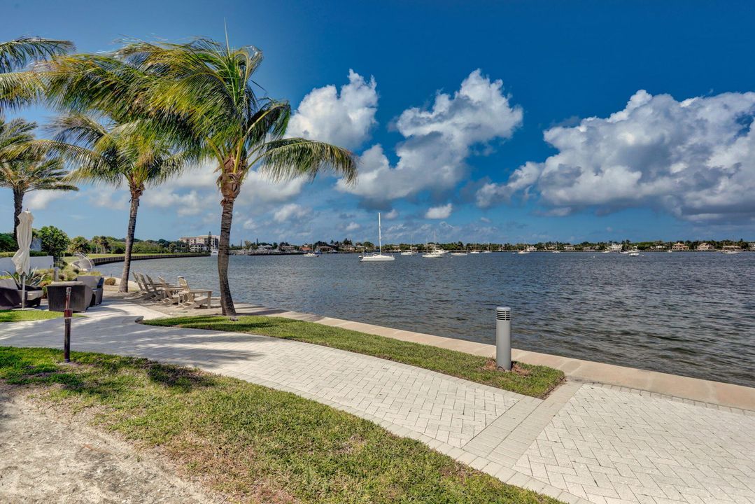 待售: $1,750,000 (2 贝兹, 2 浴室, 1578 平方英尺)