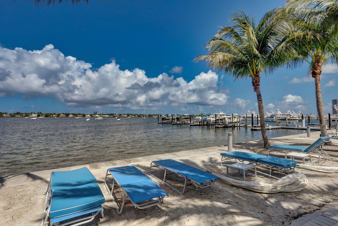 待售: $1,750,000 (2 贝兹, 2 浴室, 1578 平方英尺)