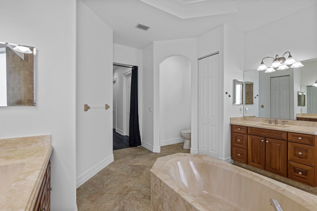 For Sale: $899,999 (4 beds, 4 baths, 3065 Square Feet)