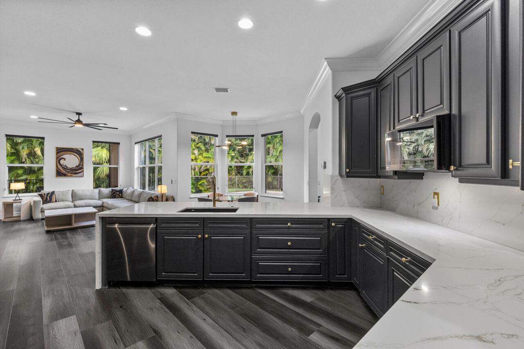 For Sale: $899,999 (4 beds, 4 baths, 3065 Square Feet)