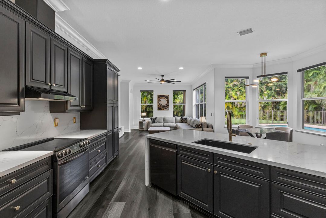 For Sale: $899,999 (4 beds, 4 baths, 3065 Square Feet)