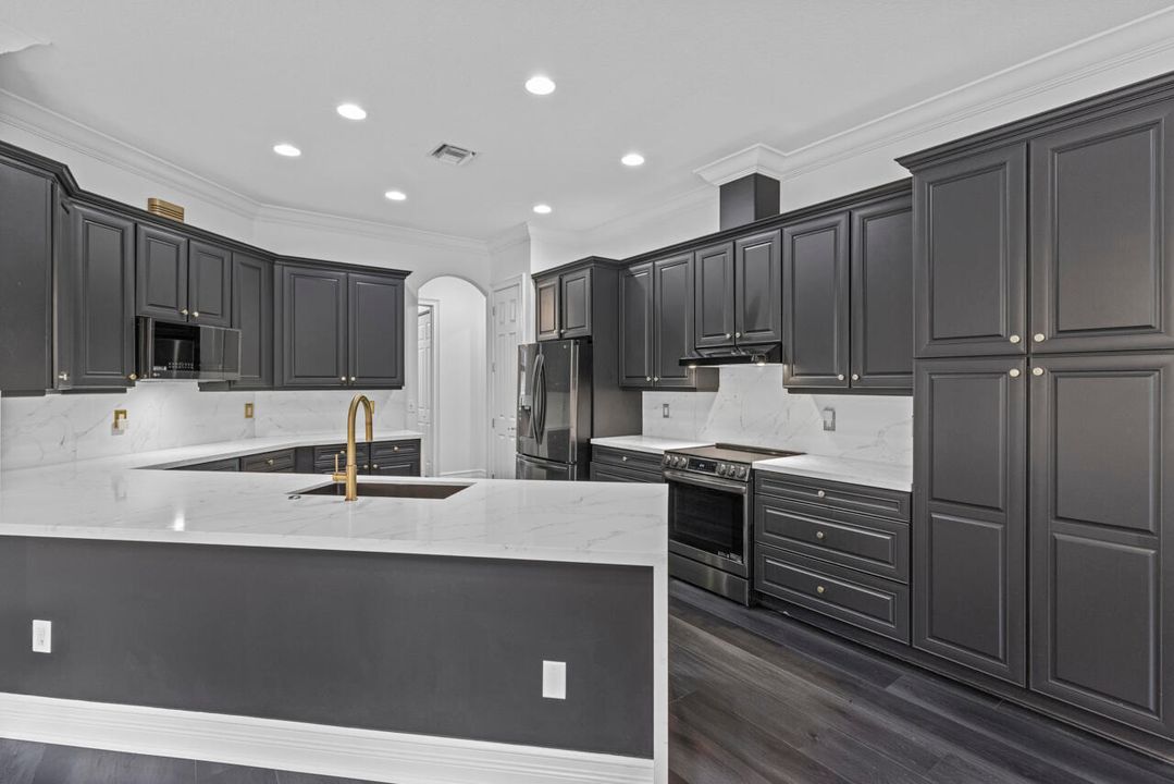 For Sale: $899,999 (4 beds, 4 baths, 3065 Square Feet)