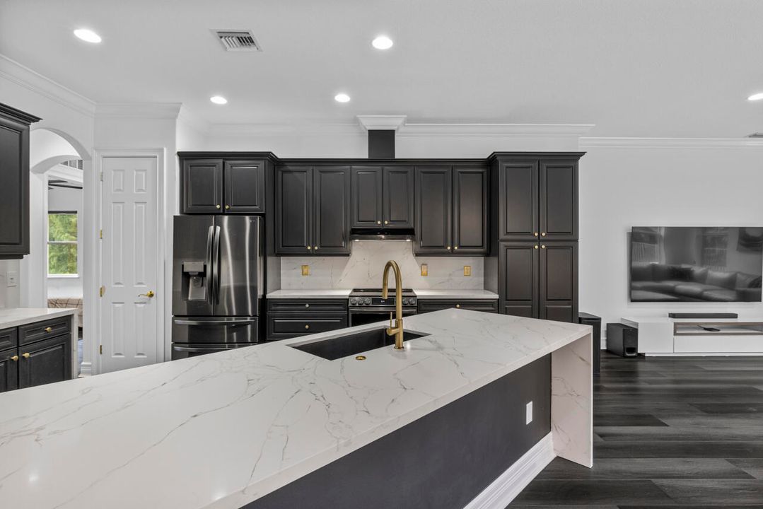 For Sale: $899,999 (4 beds, 4 baths, 3065 Square Feet)