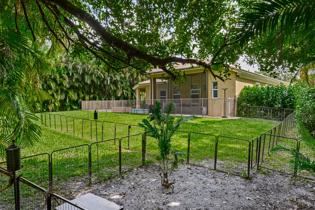 For Sale: $899,999 (4 beds, 4 baths, 3065 Square Feet)