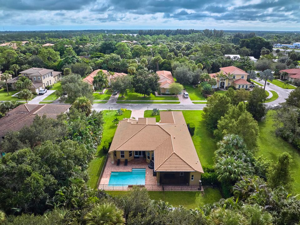 For Sale: $899,999 (4 beds, 4 baths, 3065 Square Feet)