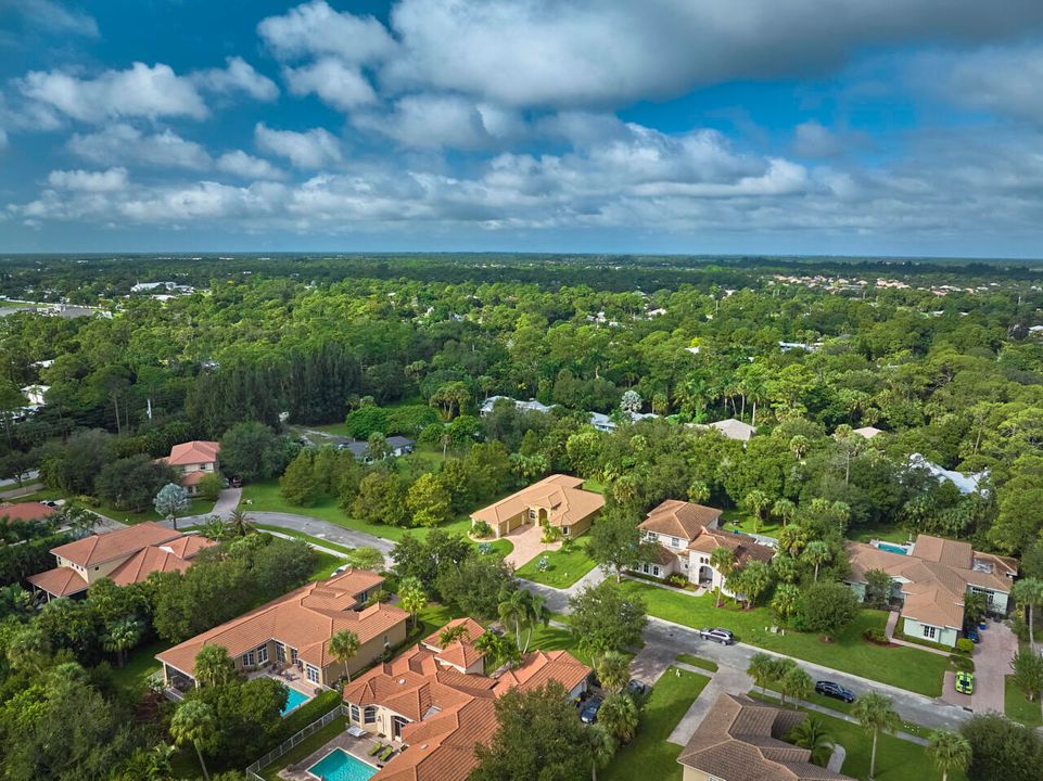 For Sale: $899,999 (4 beds, 4 baths, 3065 Square Feet)