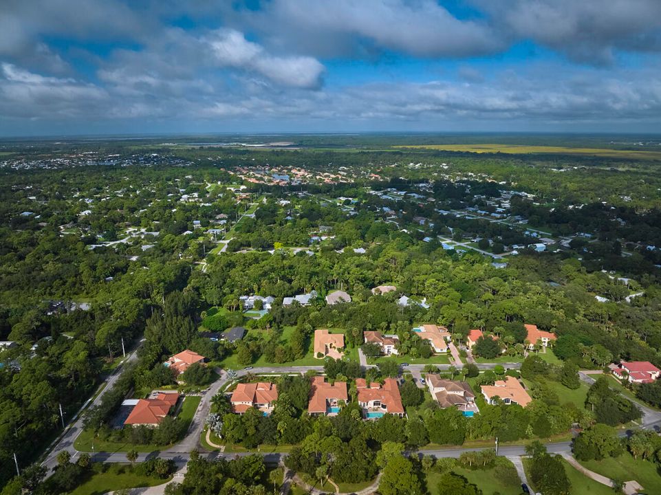 For Sale: $899,999 (4 beds, 4 baths, 3065 Square Feet)