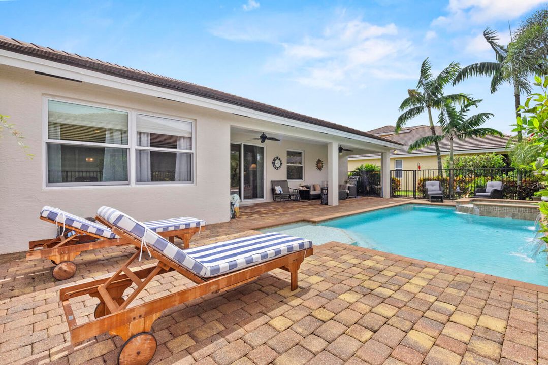 Activo con contrato: $750,000 (4 camas, 2 baños, 2225 Pies cuadrados)