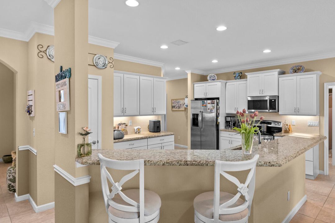 Activo con contrato: $750,000 (4 camas, 2 baños, 2225 Pies cuadrados)