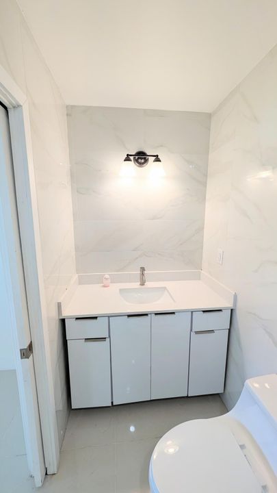 En Venta: $684,900 (3 camas, 2 baños, 1431 Pies cuadrados)