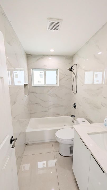 En Venta: $684,900 (3 camas, 2 baños, 1431 Pies cuadrados)