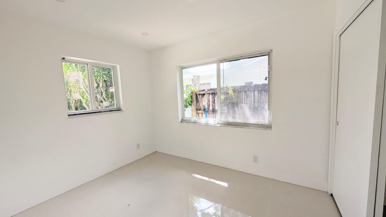 En Venta: $684,900 (3 camas, 2 baños, 1431 Pies cuadrados)