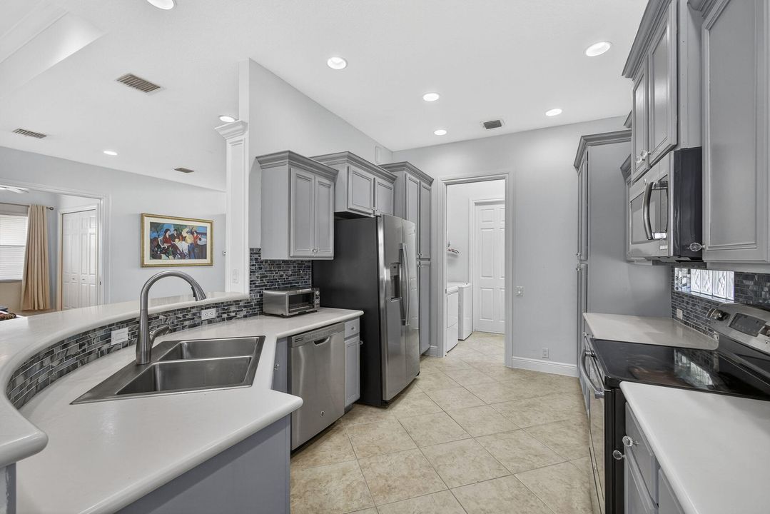 For Sale: $599,999 (3 beds, 2 baths, 2085 Square Feet)