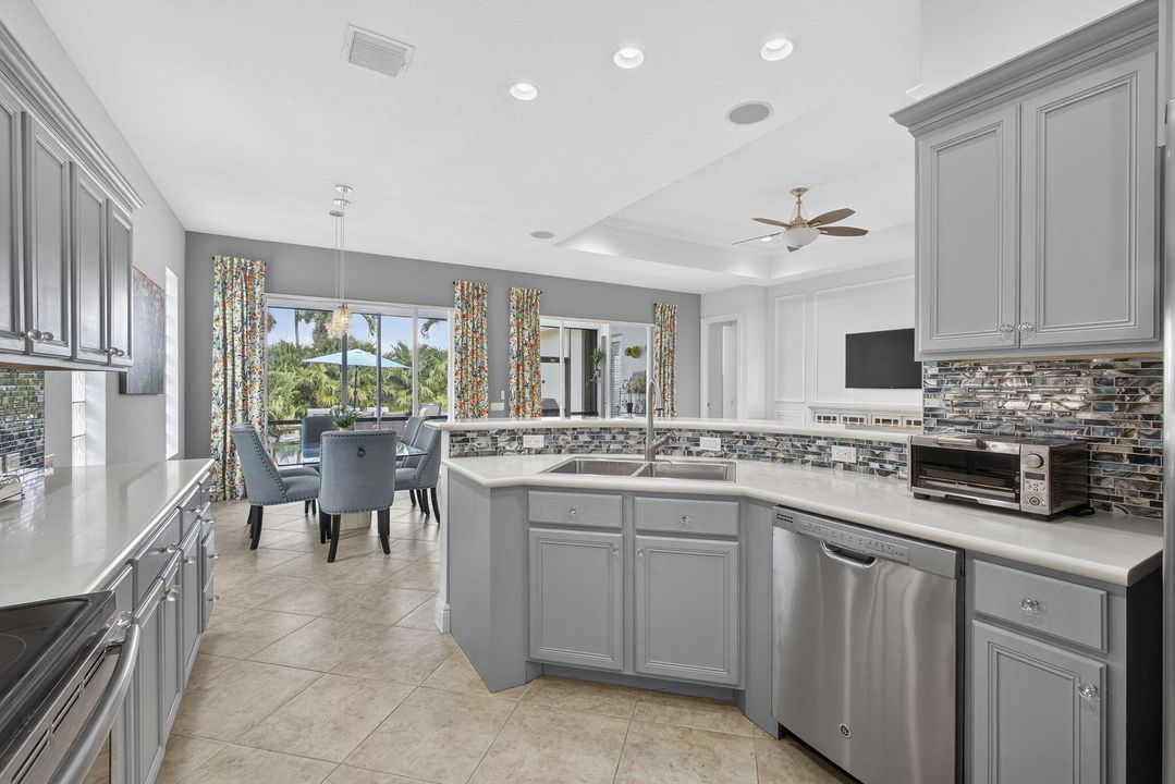 For Sale: $599,999 (3 beds, 2 baths, 2085 Square Feet)