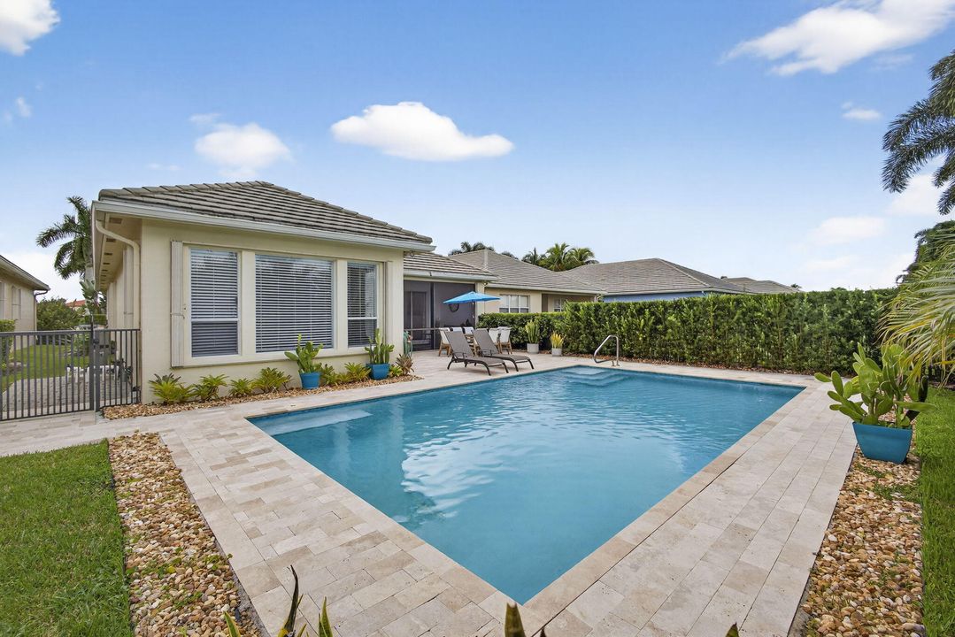 For Sale: $599,999 (3 beds, 2 baths, 2085 Square Feet)