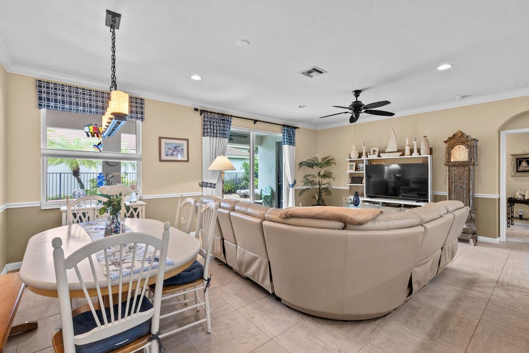 Activo con contrato: $750,000 (4 camas, 2 baños, 2225 Pies cuadrados)