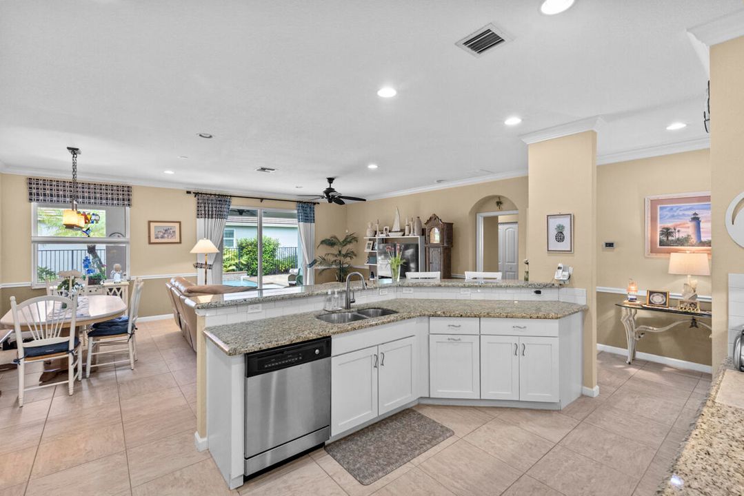 Activo con contrato: $750,000 (4 camas, 2 baños, 2225 Pies cuadrados)