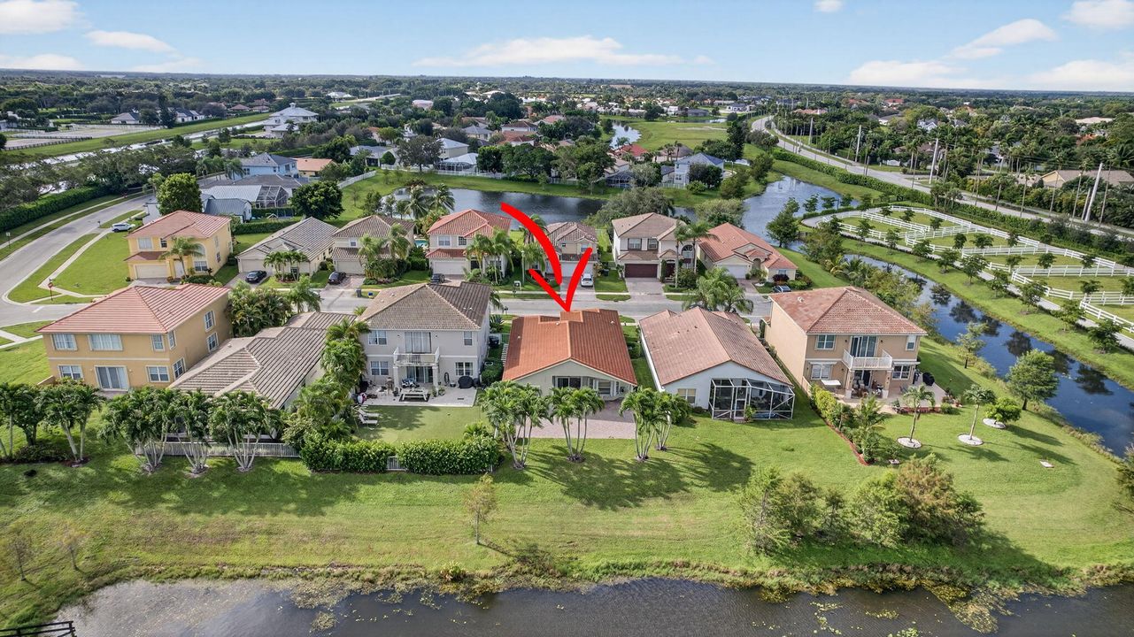 Под контрактом: $650,000 (3 спален, 2 ванн, 1976 Квадратных фут)